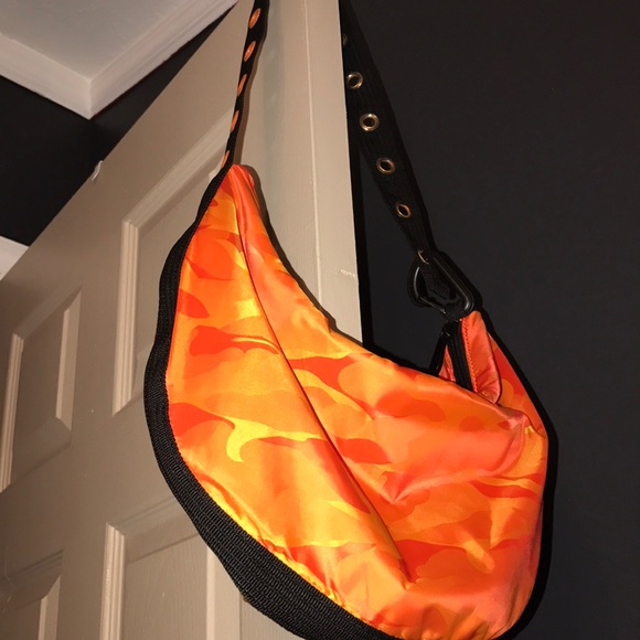 Urban outfitters crossbody bag NEVER WORN!! - Picture 2 of 3